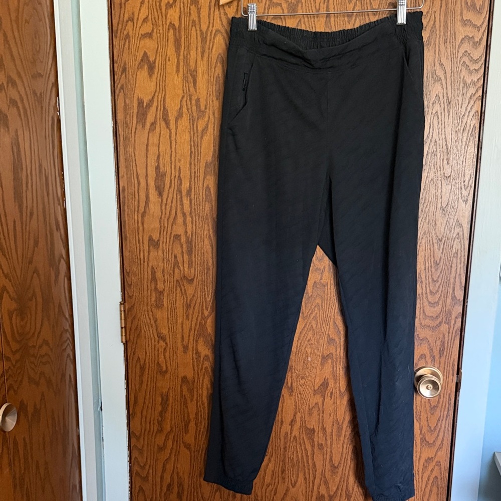 Athleta Brooklyn Textured Jogger - Black